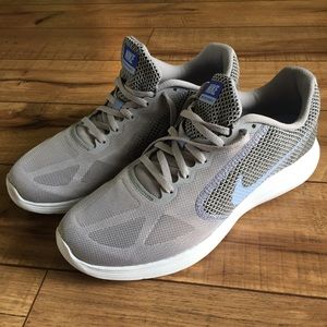 NWOT NIKE tennis shoes